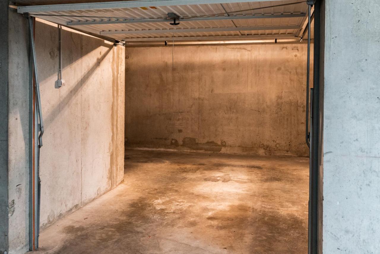 Lac-Montagne-Leman-Geneva, Garage, Tram อานมาส ภายนอก รูปภาพ